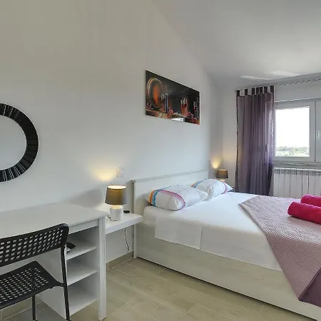 Ferienhaus In Croatia Near The Pula
