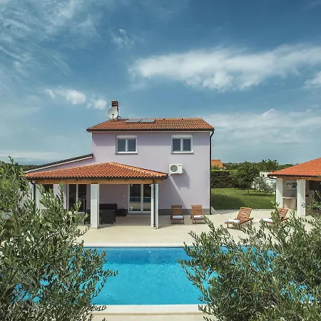Σπίτι διακοπών Family With Swimming Pool Πούλα